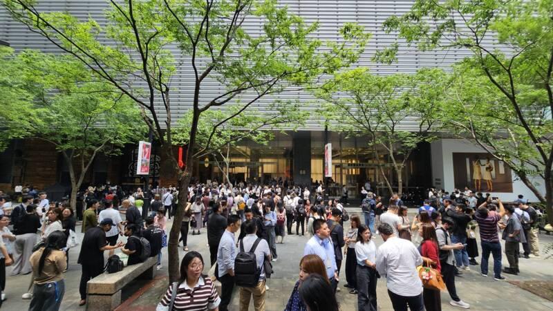 Five hospitalized after fire at Xinyi Breeze restaurant