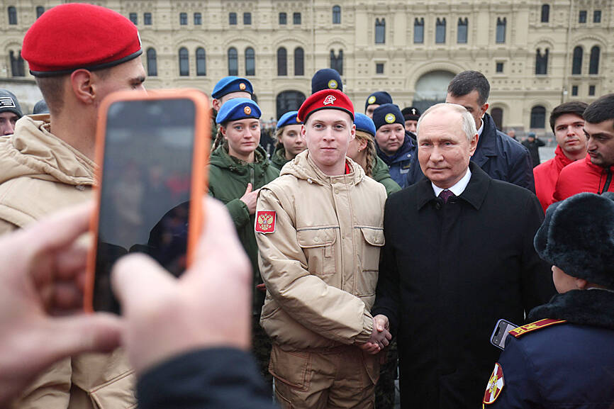 Russia trains teenagers to produce pro-war content