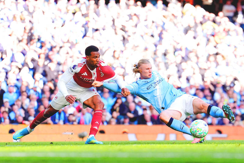 City seize control of title race