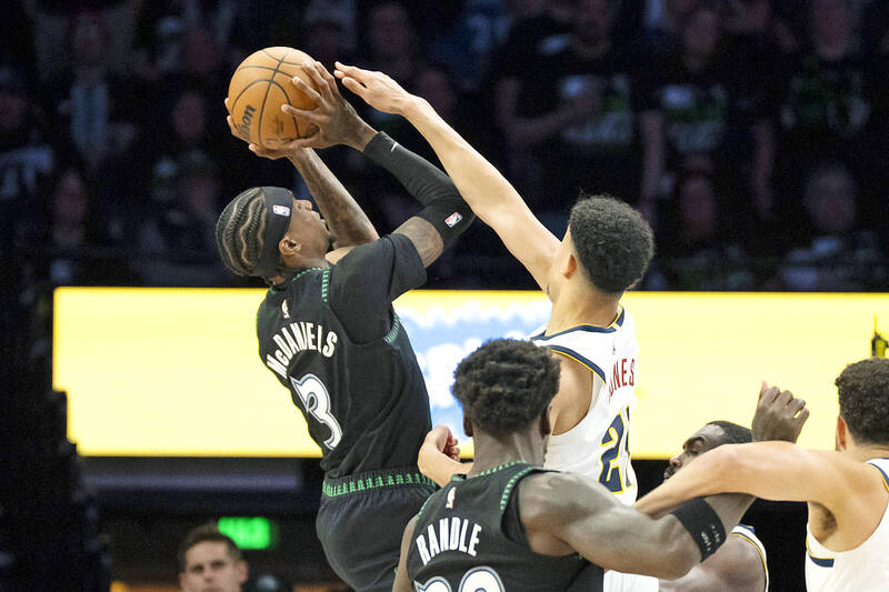Timberwolves eliminate Nuggets