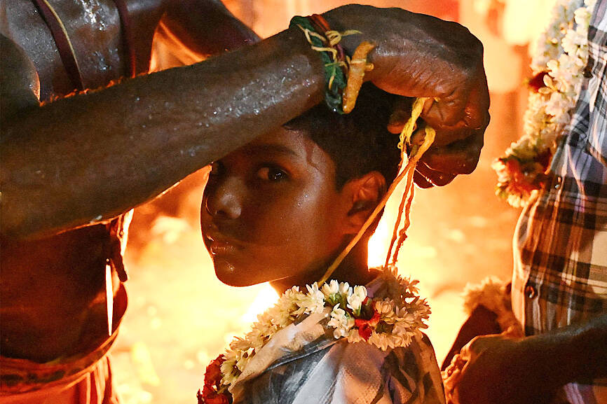 India’s transgender find freedom, refuge at festival