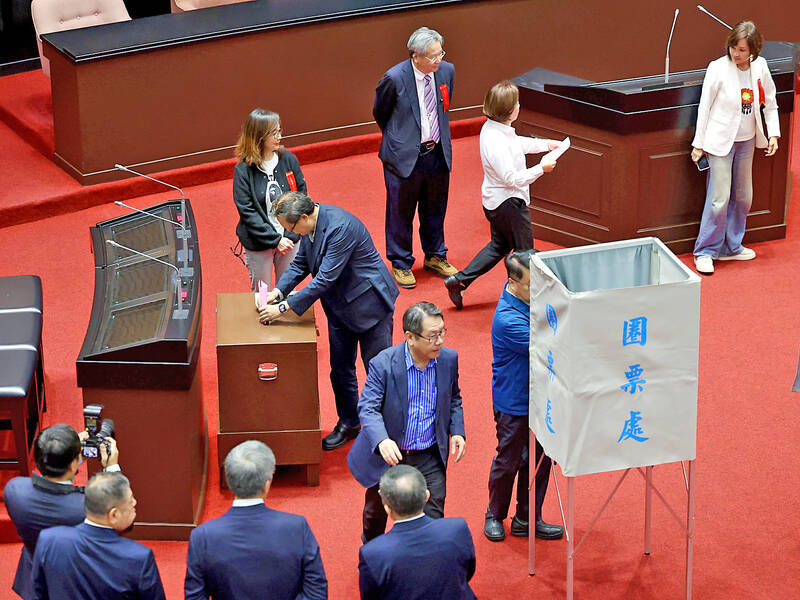 Legislature votes down prosecutor-general nominee