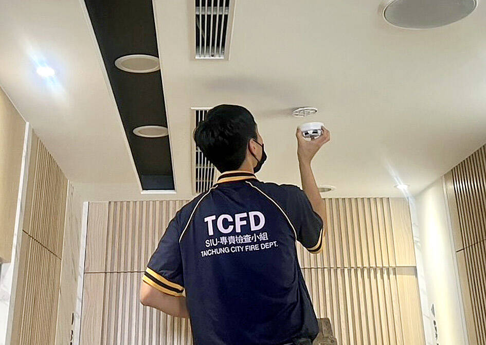 Cabinet mulls real-name registry for hidden cameras