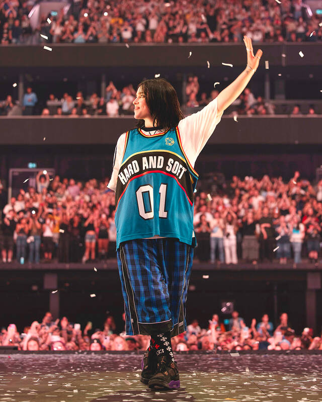 Movie Review: 3D concert extravaganza