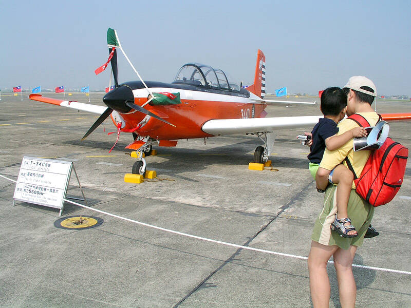 Military trainer aircraft crashes, killing two pilots