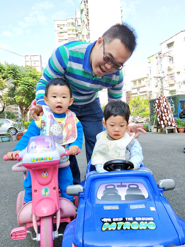 Men top parental leave applications