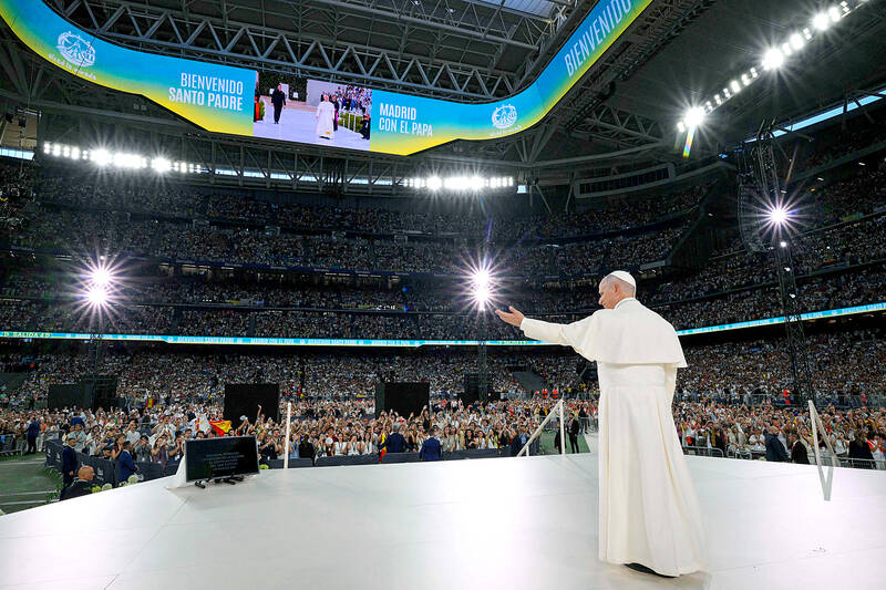 Pope at bernabeu