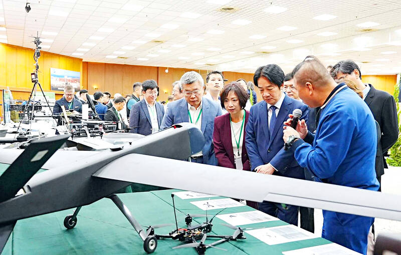 Jiin Ming exhibits fixed-wing UAV at tech forum