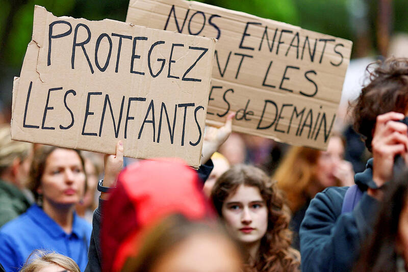 France seeks to defuse crisis after killing of girl