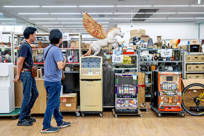 Japanese second-hand goods market booms overseas
