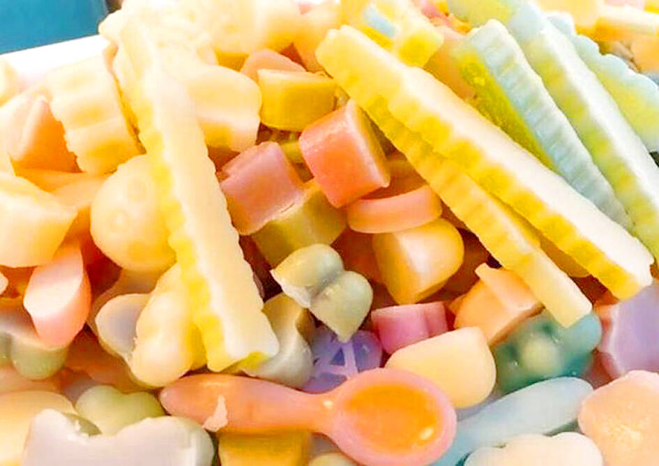 Chinese snacks slipping into Taiwan, report says
