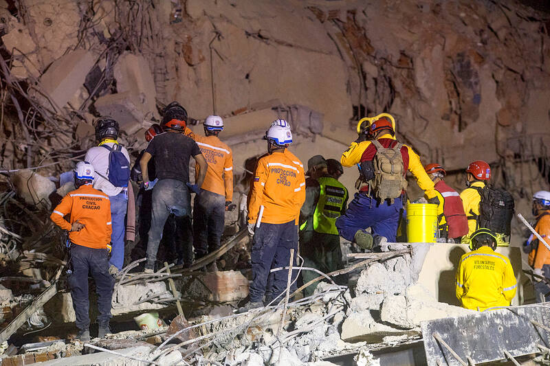 On the streets and in hospitals, Venezuelans scramble to save lives after quake