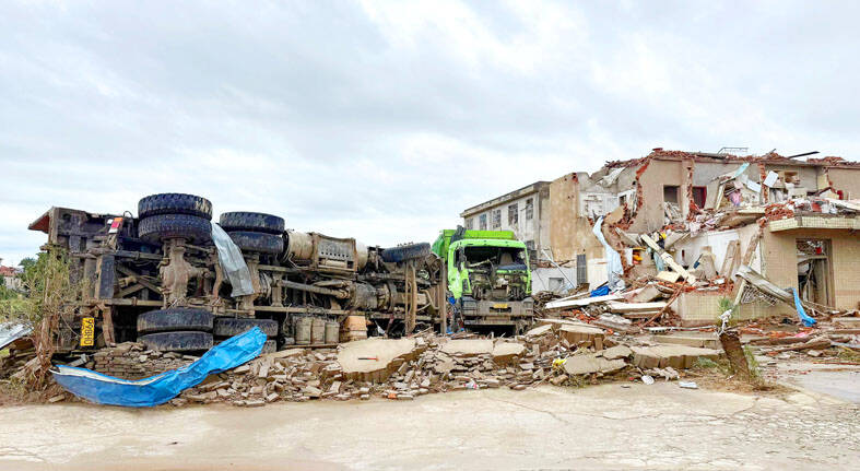 Death toll from China storms rises to 15, hundreds injured
