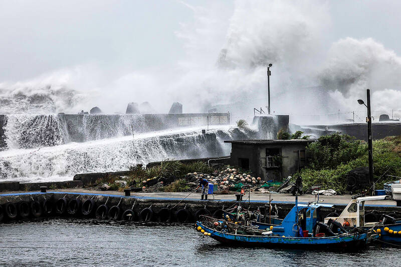 Typhoon Bavi to Bring Torrential Rain and Gusts Over 118kph to Northern Taiwan Today