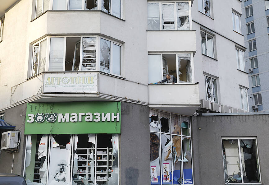 Ukraine Strikes Kill Six as Russian Missiles Hit Kyiv Before Air Alerts