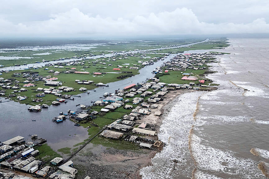 Severe Thunderstorms Hit Minnesota and Florida as Nigeria Erosion and German Drought Continue