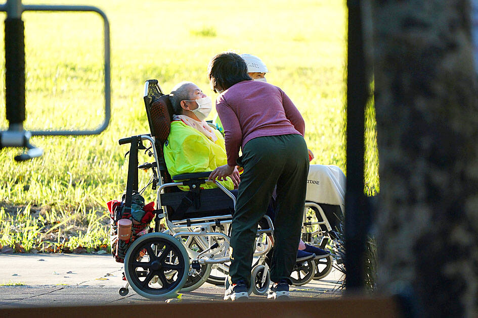 Cabinet expands aid for long-term care