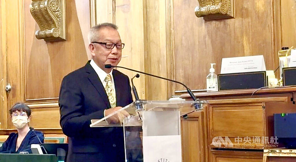 Tamkang, Sorbonne academics receive Taiwan-France Cultural Award
