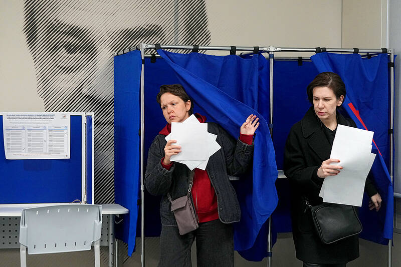 Russians vote as Ukraine war drags on for fifth year