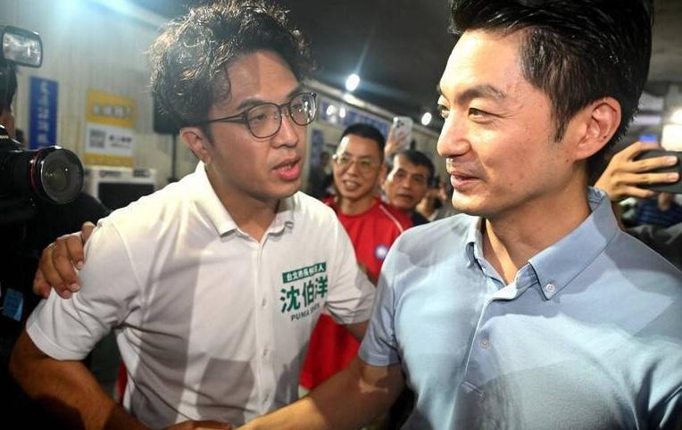 Chiang leads Shen by 1.2 points in Taipei mayoral poll