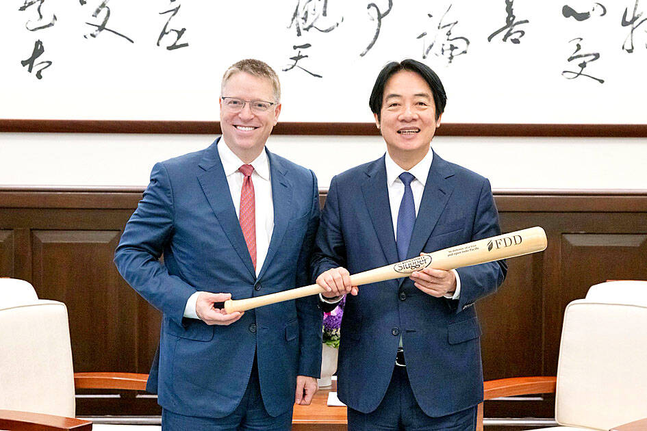 Security expert Matt Pottinger praises Taiwan’s communications environment