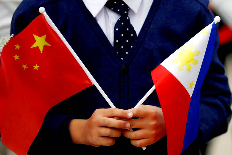 Manila sends largest ship to challenge Chinese ship