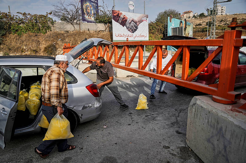 Israeli military displaces Hebron families after attack